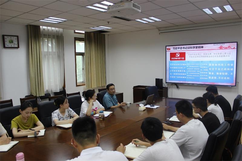 b932f6b61bc046e99adeb95e65de3179.jpg 郭軍800講黨課圖片4.jpg